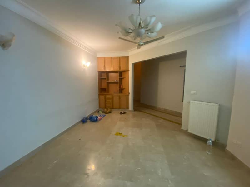 F11 Frequently Living 3 Bedrooms Apartment Of Rent 7