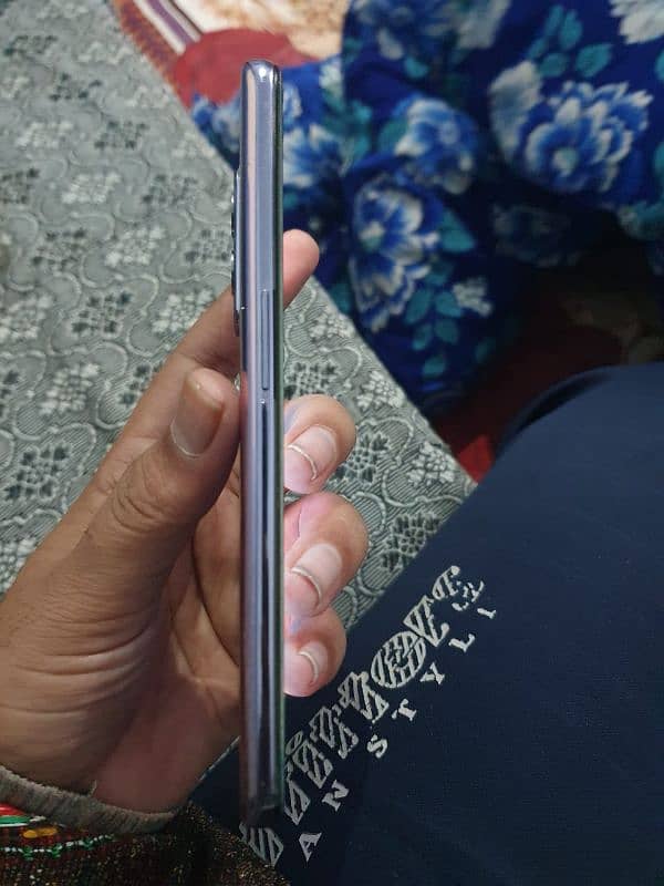 One Plus 9 mobile urgent sale 3