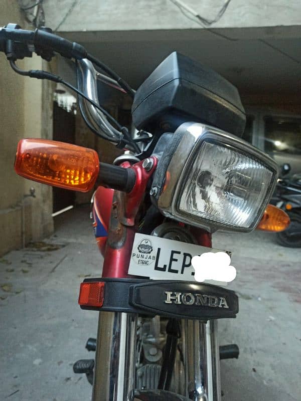 Honda cd 70 red color, one hand home used 1