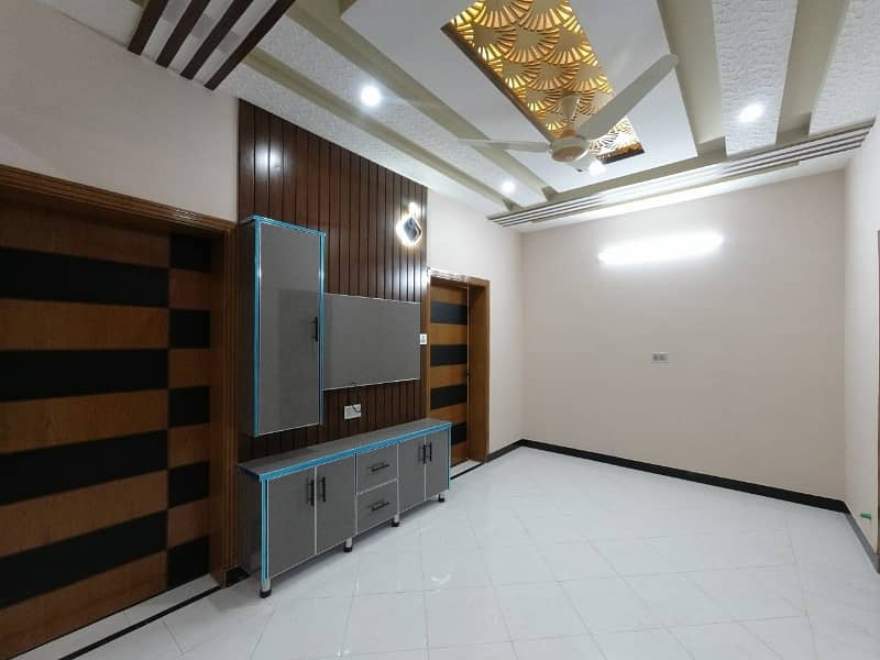 On Excellent Location House Of 5 Marla Available In Afshan Colony 10