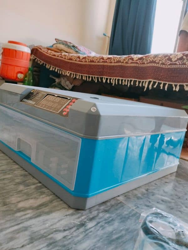 Automatic incubator AC/DC free training and after sale service availab 1