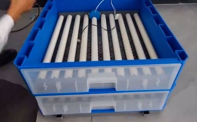Automatic incubator AC/DC free training and after sale service availab 4