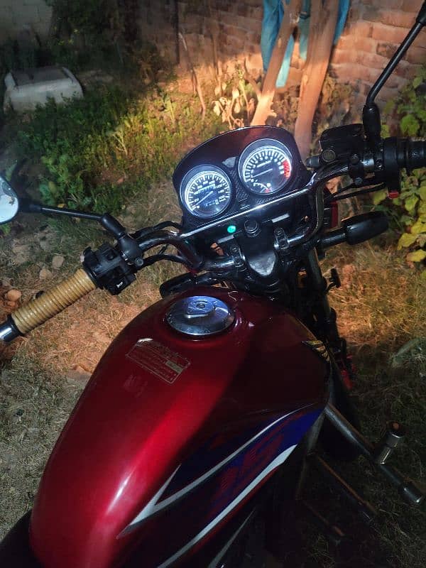 HONDA CB125F 4