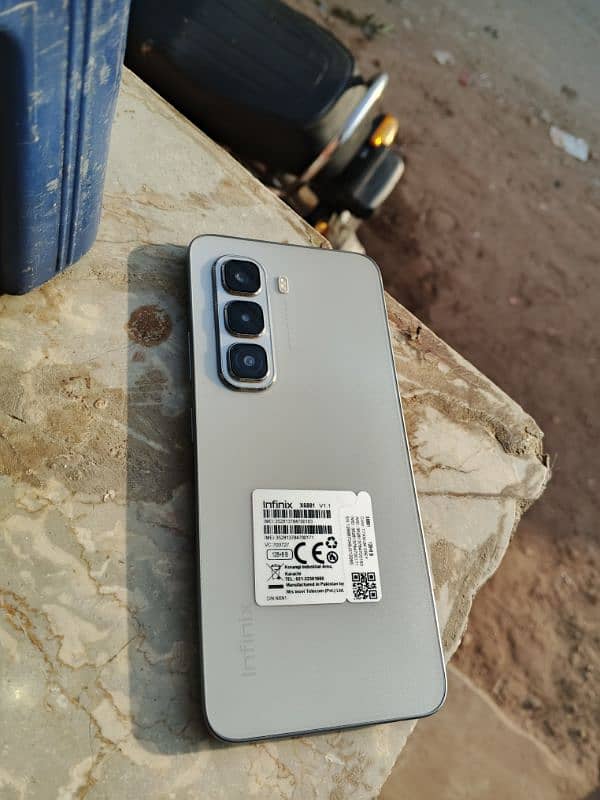 Infinix Hot 50 pro 8/128 7