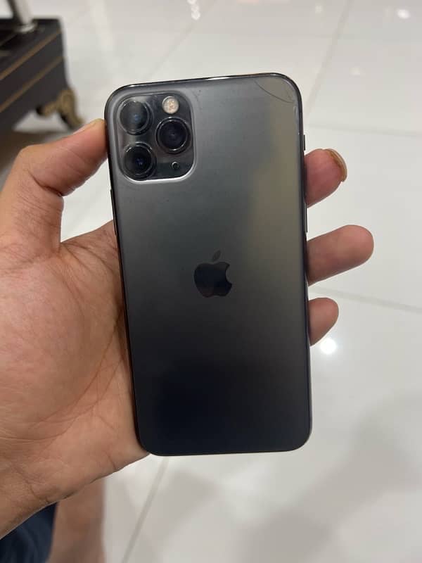 iPhone 11 pro 4