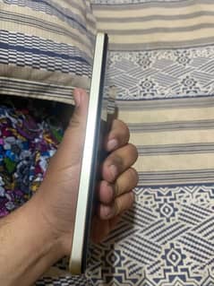 vivo y35 9/10 condition with only box charger available ni ha