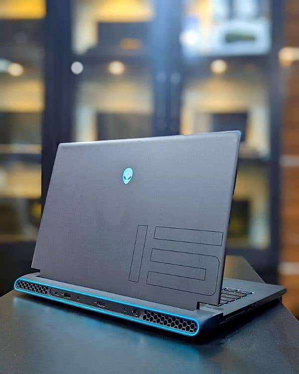 Dell Alienware M15 R5 0