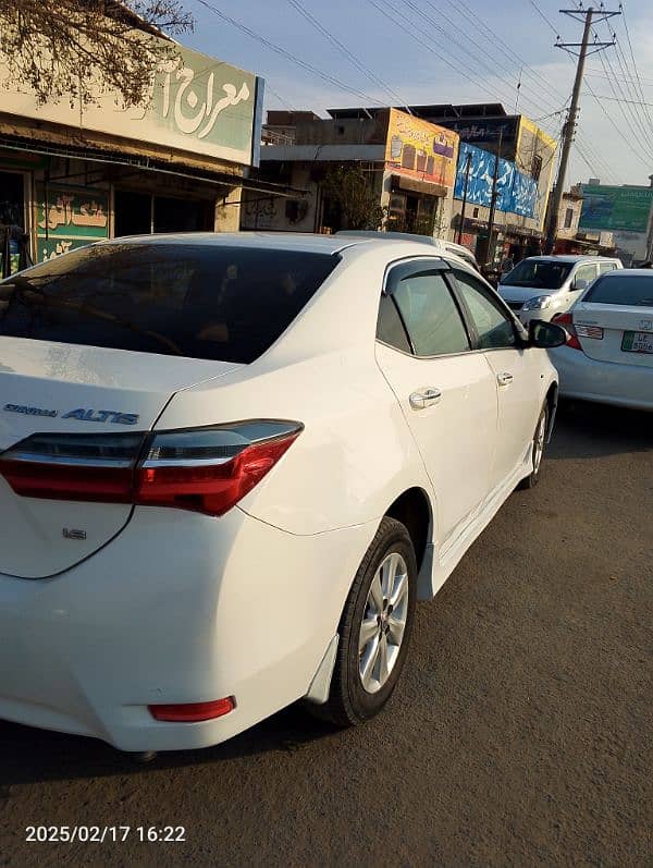 Toyota Altis Grande 2014 12