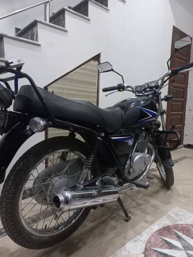 Suzuki GS 150 2023 1