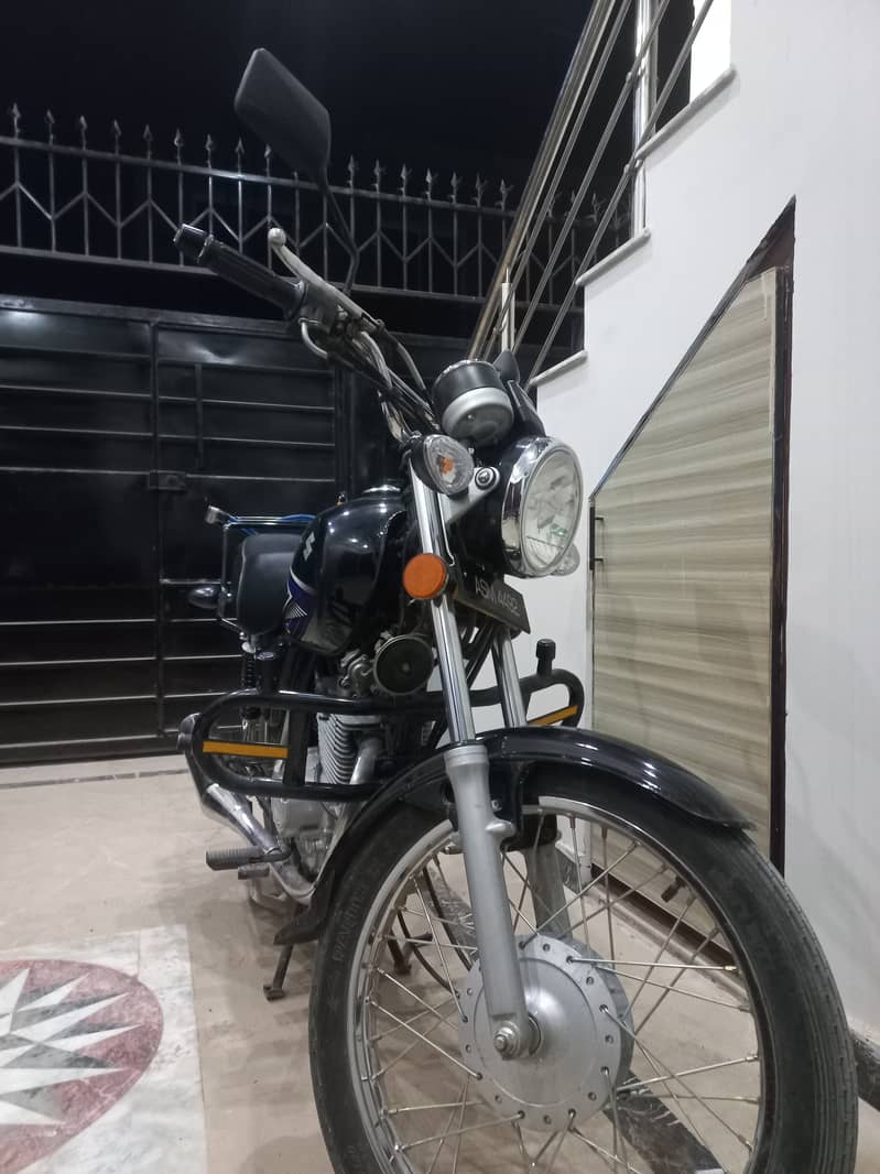 Suzuki GS 150 2023 2