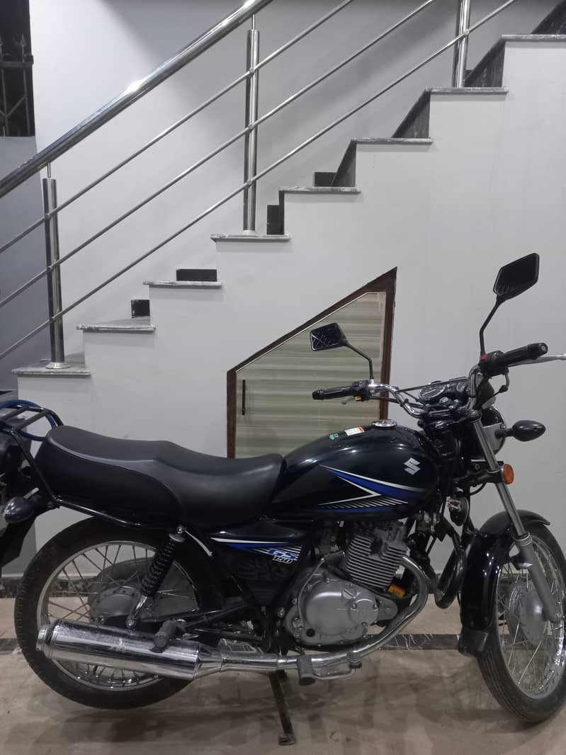 Suzuki GS 150 2023 8