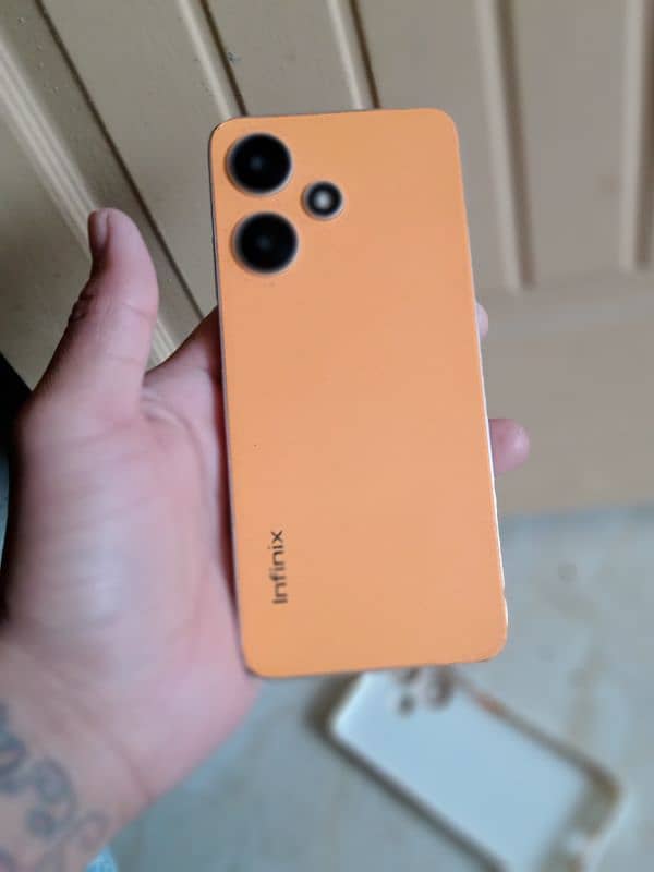 Infinix 30i 8-128 GB jiss bahi ko chahiye wo rabbta kry 0