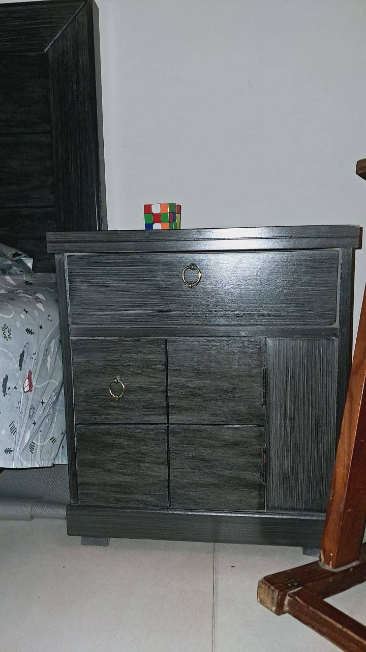 Bedroom furniture and other items 10