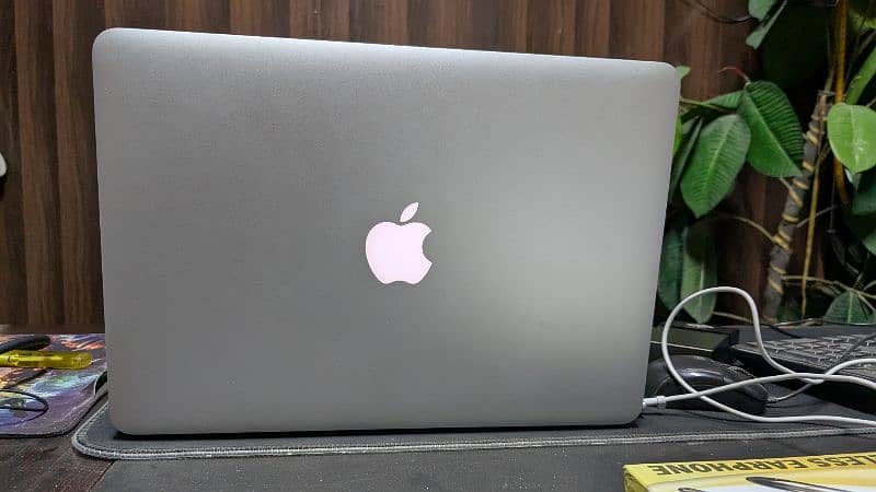 MacBook pro 2015 0