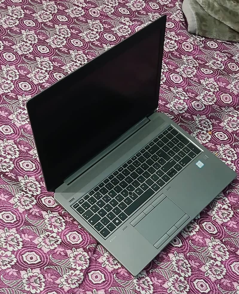 HP Z-BOOK COR I7 6