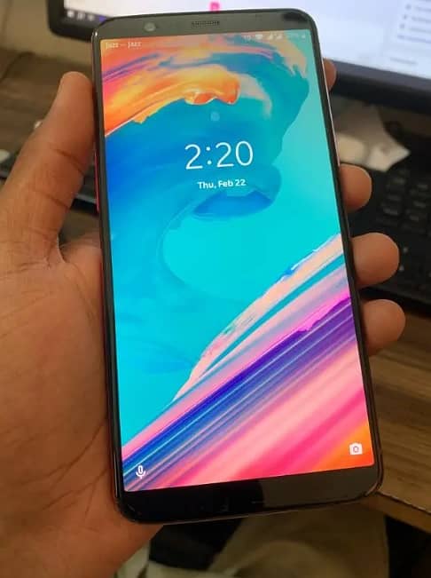 One Plus 5T - 6GB/128GB 0