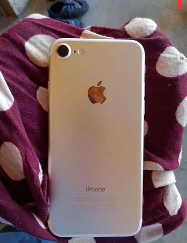 iphone 7 gold colour 128 gb official PTA approve 1