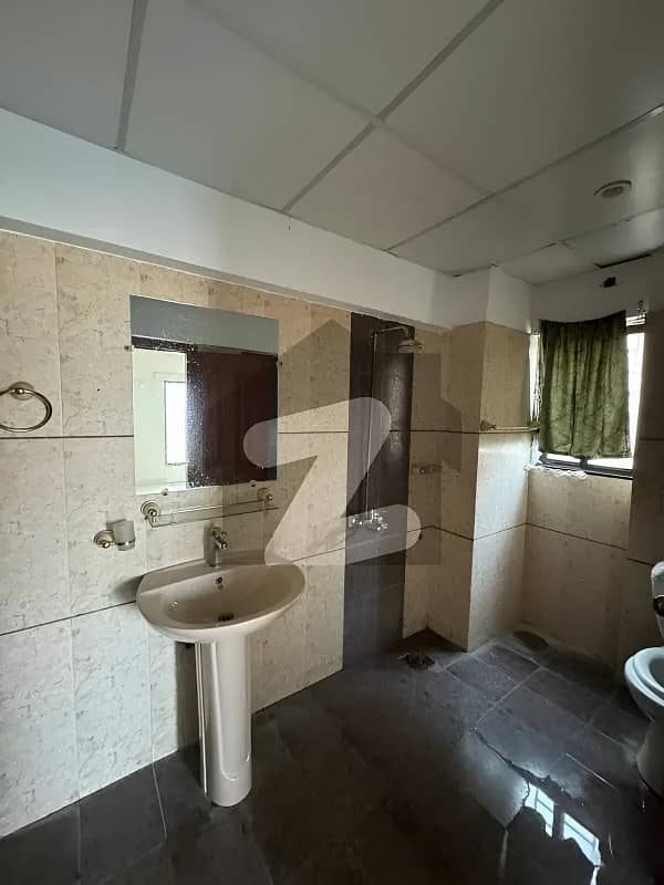 1900 Square Feet Flat Up For sale In Gulshan-e-Jauhar- Block 10 14