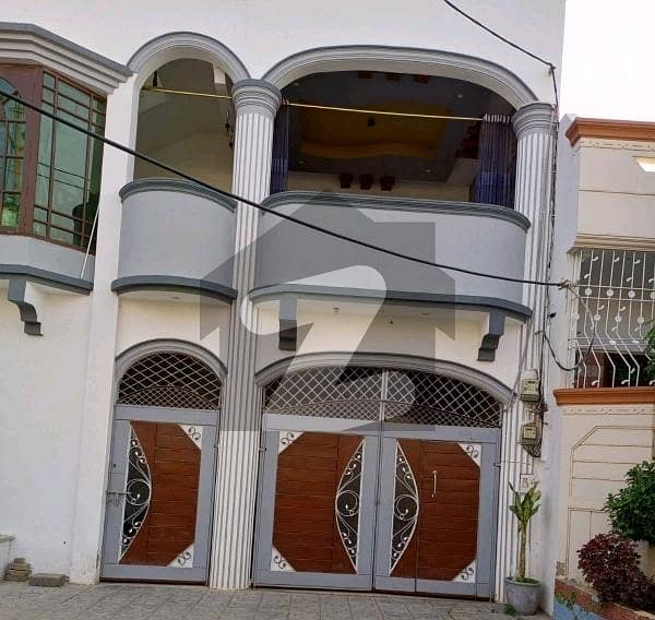 Triple Storey 200 Square Yards House Available In Gulshan-E-Kaneez Fatima For Sale 5