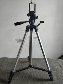 tripod stand