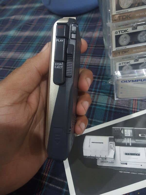 Olympus J300 Audio/Voice Recorder 4