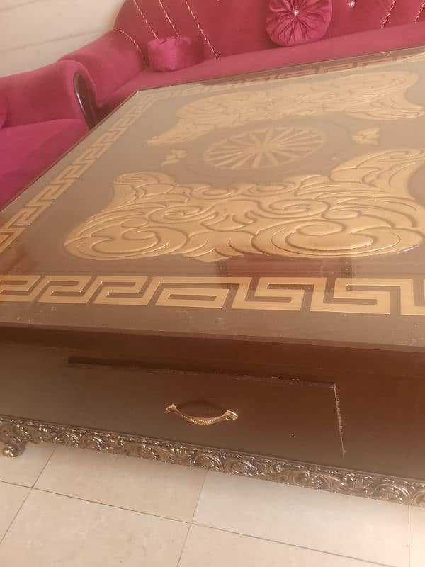 6-Month Old Drawing Room Table for Sale! 3