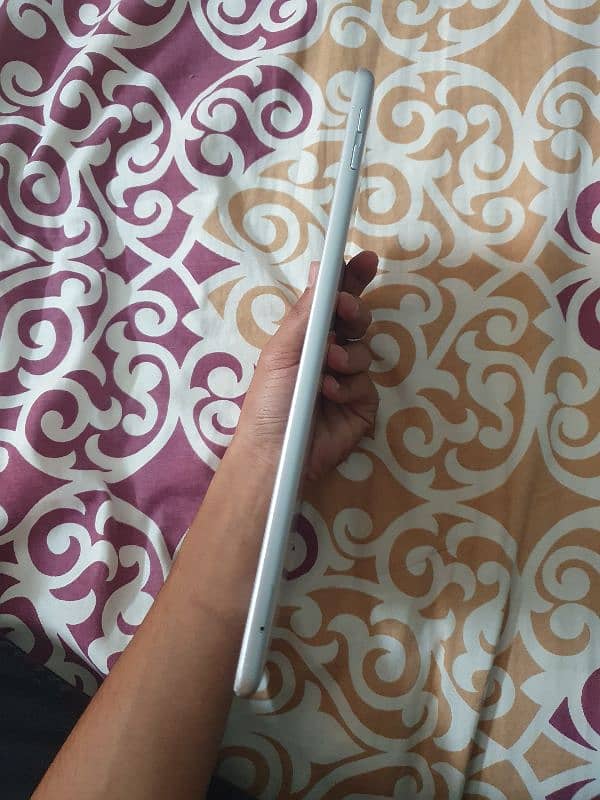 Ipad 6th Generation All Ok Urgent Sell 2