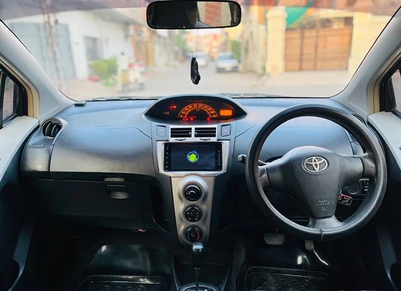 Toyota Vitz 2013 10