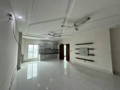 5 Marla Flat Available For Rent