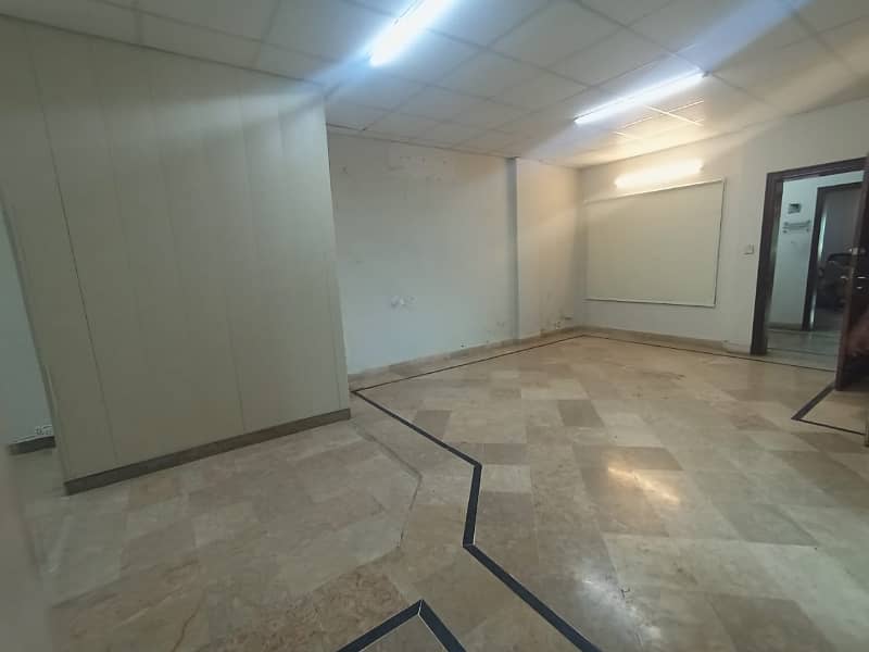 I-8 Markaz Commercial 1000 Square First Floor Office Space Available For Rent 4