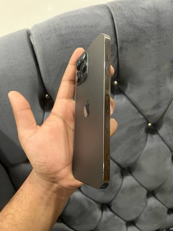 I Am Selling My IPhone 13 Pro Max Factory Unlock 128GB 12