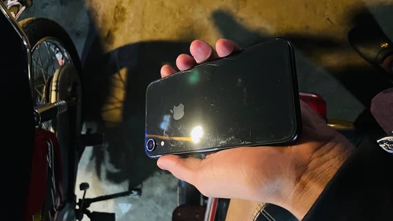 iPhone XR 128gb all ok condition  10/9 battery 86 no open  no repair 3