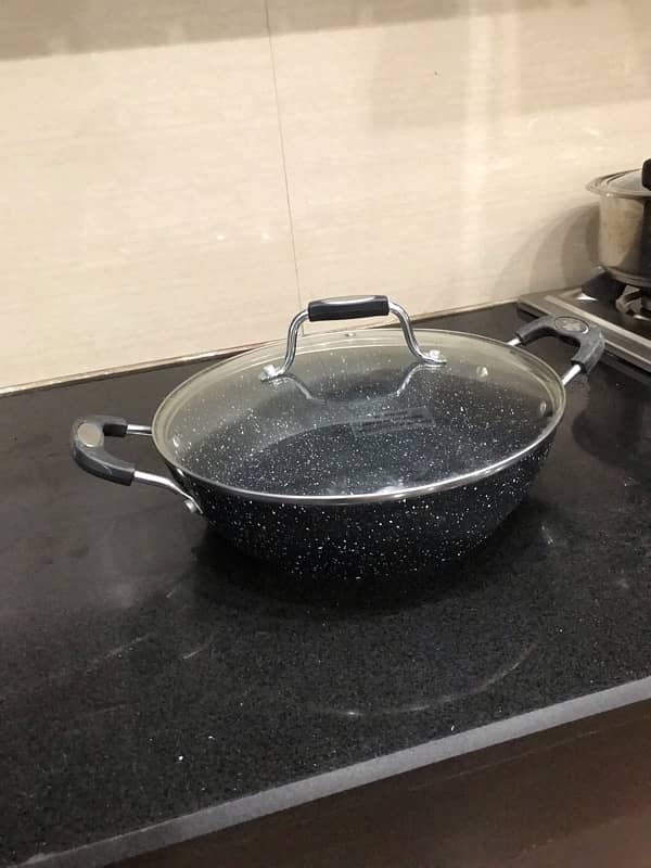 Non Stick Pan Casserole Frying pan wok uk 3