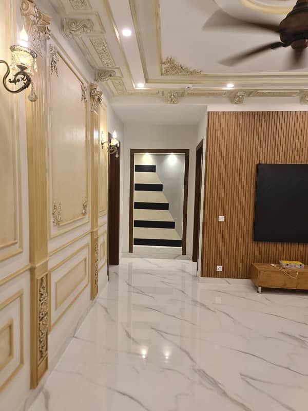 5 Beds 1 Kanal Good Location House for Rent in Block T DHA 2 Phase Lahore. 0