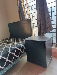 Single Wooden Bed ( Average Condition )