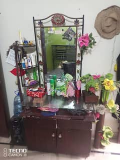 3000 only dressing table h . glass wali . and nichy wpoden h