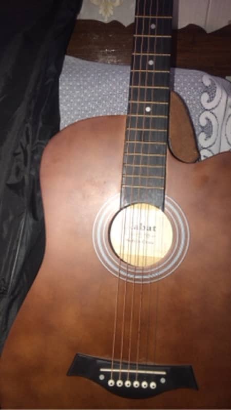 kabat guitar bilkul new condition available 2