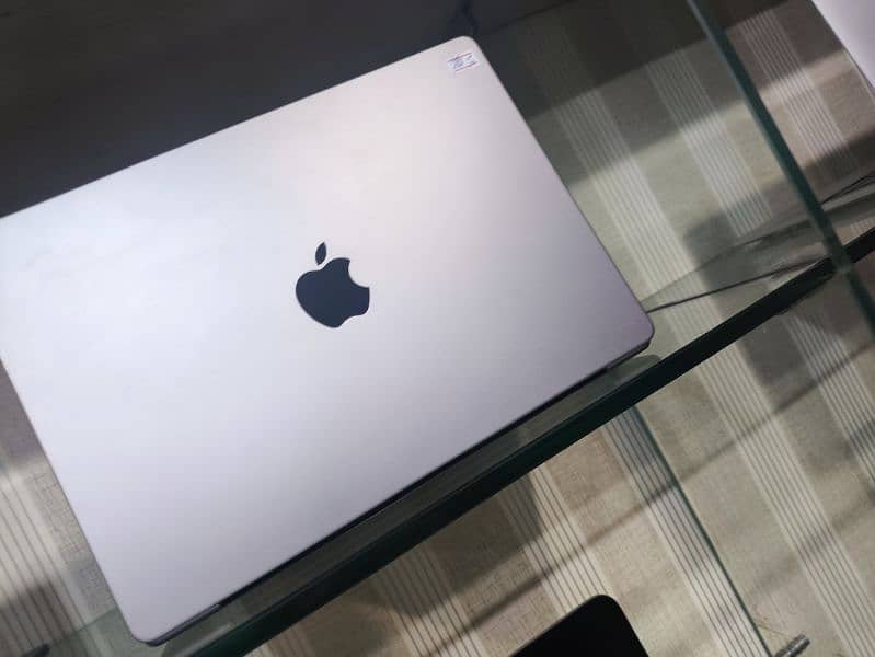 i7 i9 M1 M2 M3 Apple MacBook available 0