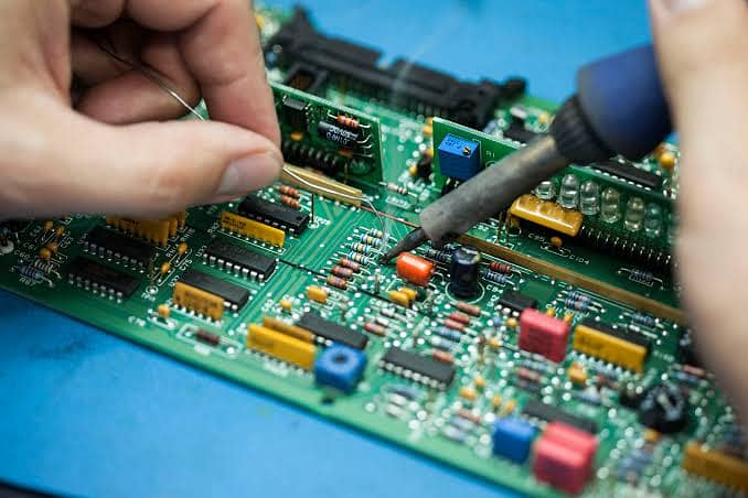 Electronics repair technician required immediately. 0