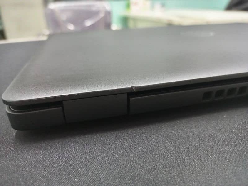 Dell Latitude 3490 core i5 8th Gen 8/256 gb 8