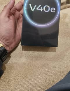 Vivo V40E 5G Bronze Colour box pack non active