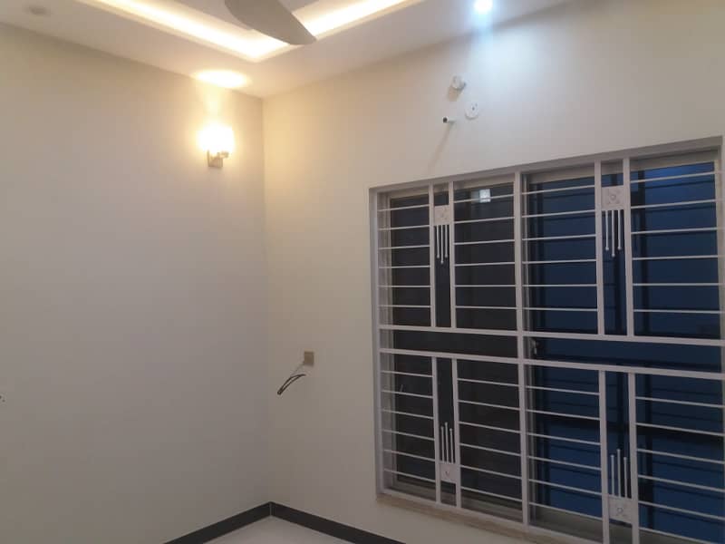 New 5 Marla Upper Portion Available For Rent In BB Block Sector D Bahria Town Lahore 17