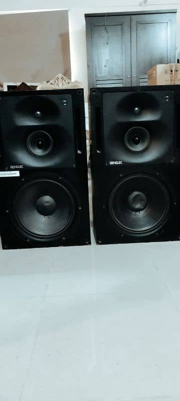 Genelec powered speakers/ Jbl sub woofer 0