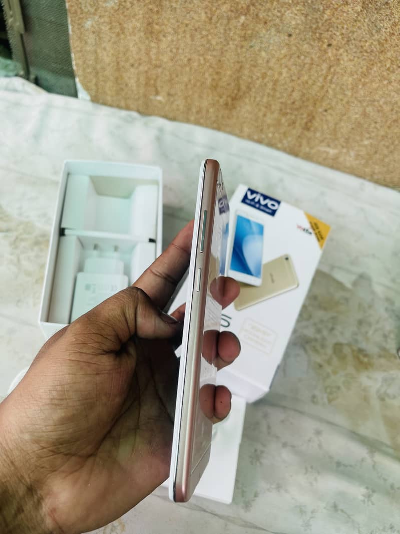 Vivo Y66 (4gb/64gb)urgent Sale. 0/3/2/9/7/7/5/7/4/1/3 7