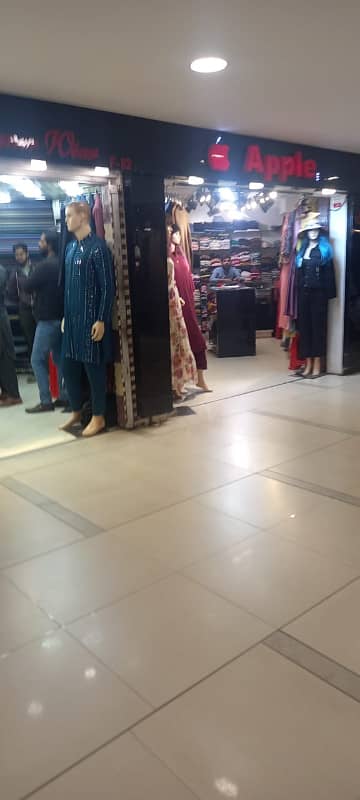 Shop Of 117 Square Feet Is Available For Sale In Tariq Road 13