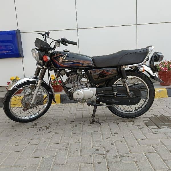 Honda CG 125 (2018) Black 0