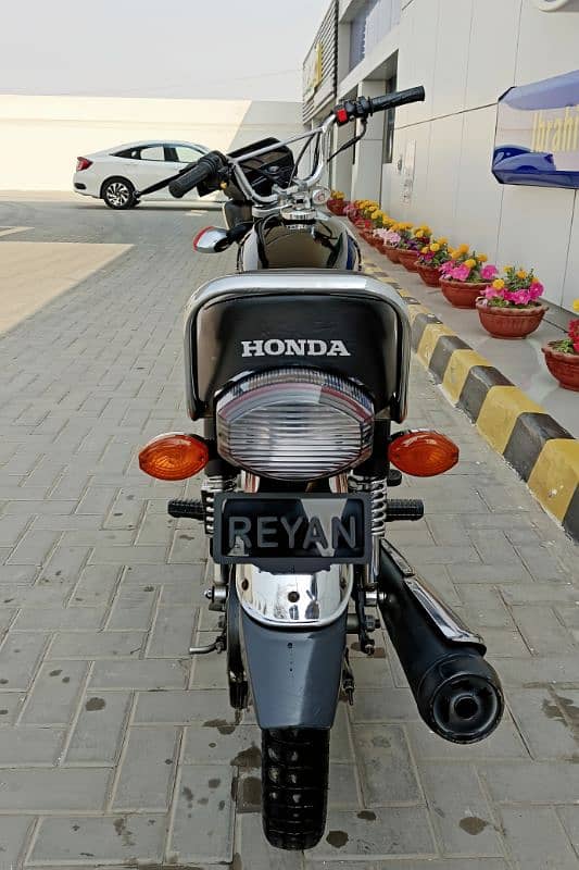 Honda CG 125 (2018) Black 1