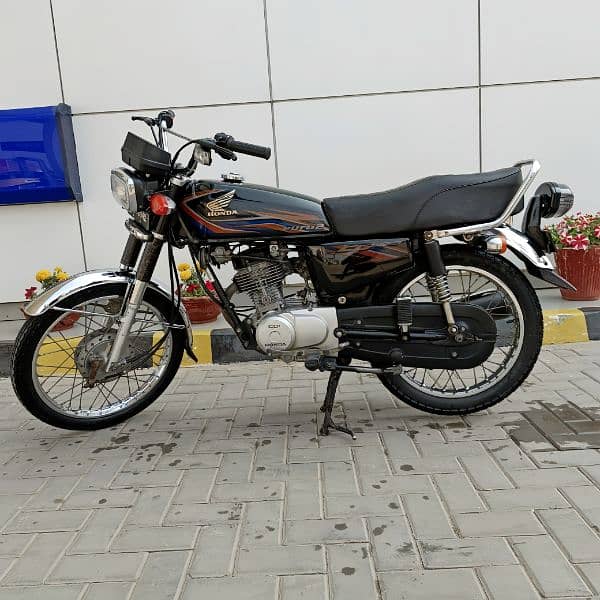 Honda CG 125 (2018) Black 14