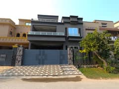 10 Marla Spacious House Available In Nasheman-e-Iqbal Phase 2 For sale