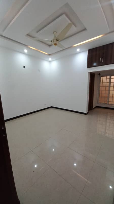 10 MARLA HOUSE FOR RENT 13